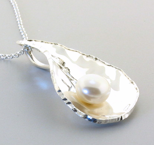 Large Designer 9-9.5MM Freshwater Pearl Drop Pendant w/Chain 18in, Silver