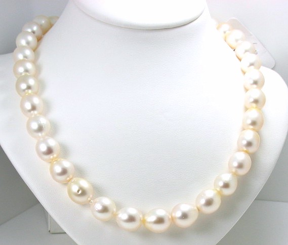 10X11MM - 11.7X13.5MM White South Sea Pearl Necklace 14K Clasp; 18in
